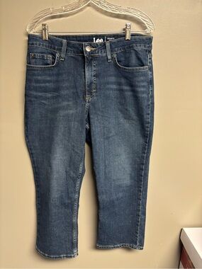 Lee Regular Fit Capri Jeans in Dark Blue with Contrast Stitching